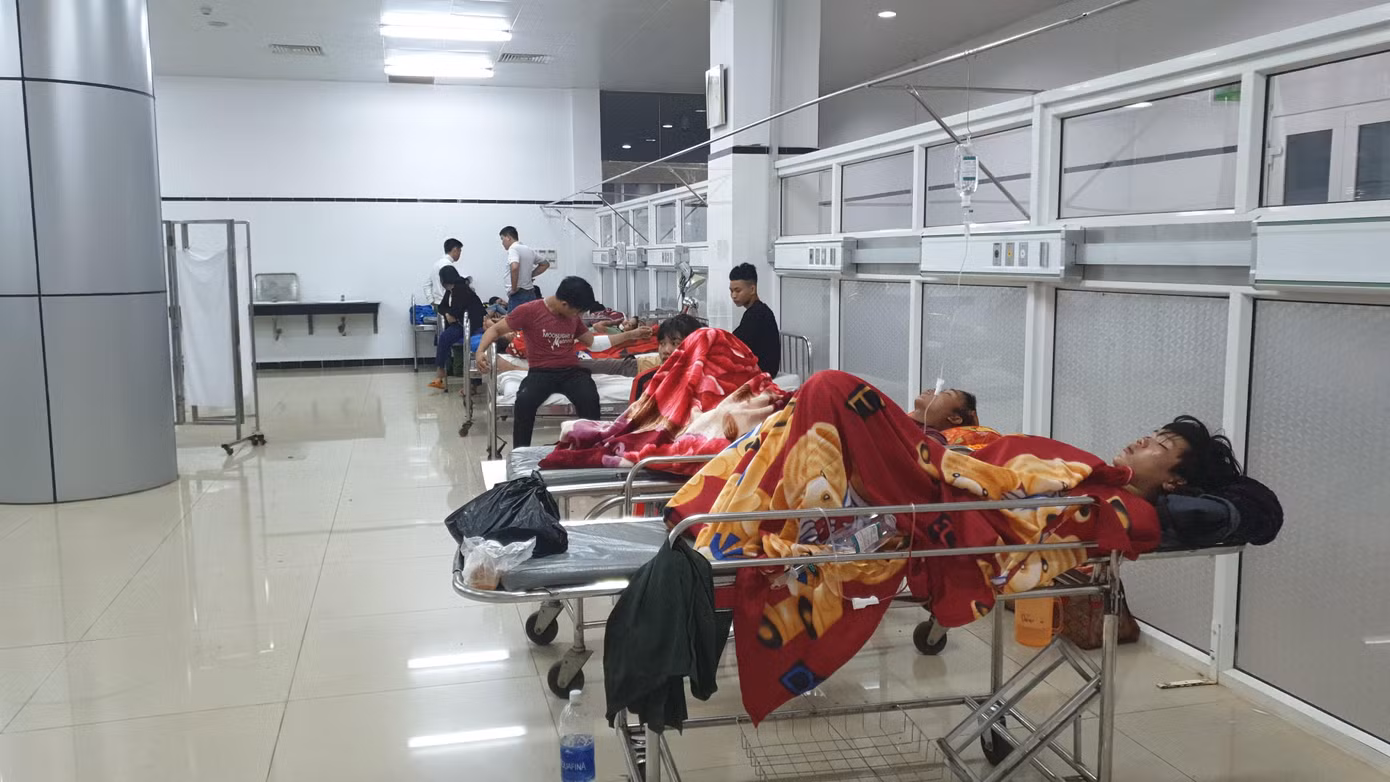 Lật xe khách trên quốc lộ 26, nhiều người thương vong ảnh 2