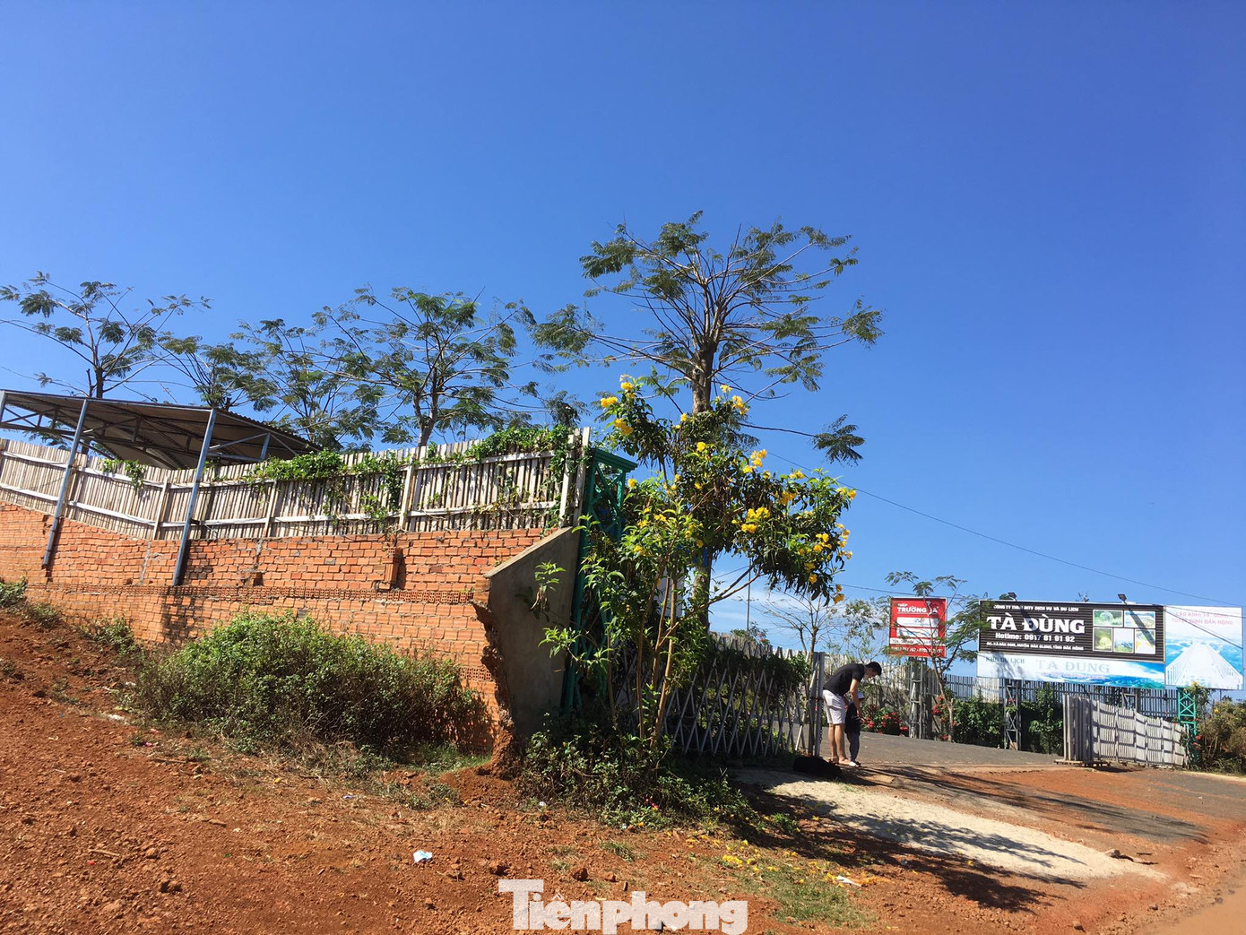 Những nhát chém bức hại 'vịnh Hạ Long trên núi' ảnh 10