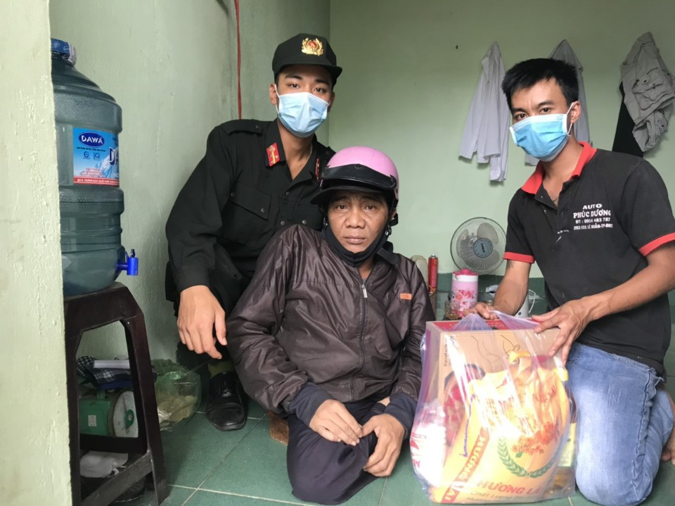 Công an Đắk Lắk trích lương ủng hộ người nghèo, phòng chống COVID-19 ảnh 11