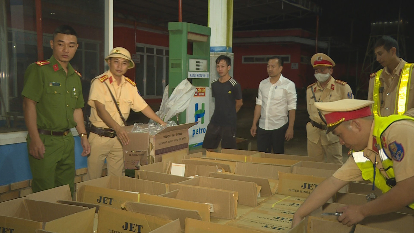 Liên tiếp phát hiện các vụ vận chuyển thuốc lá lậu quy mô lớn ảnh 1