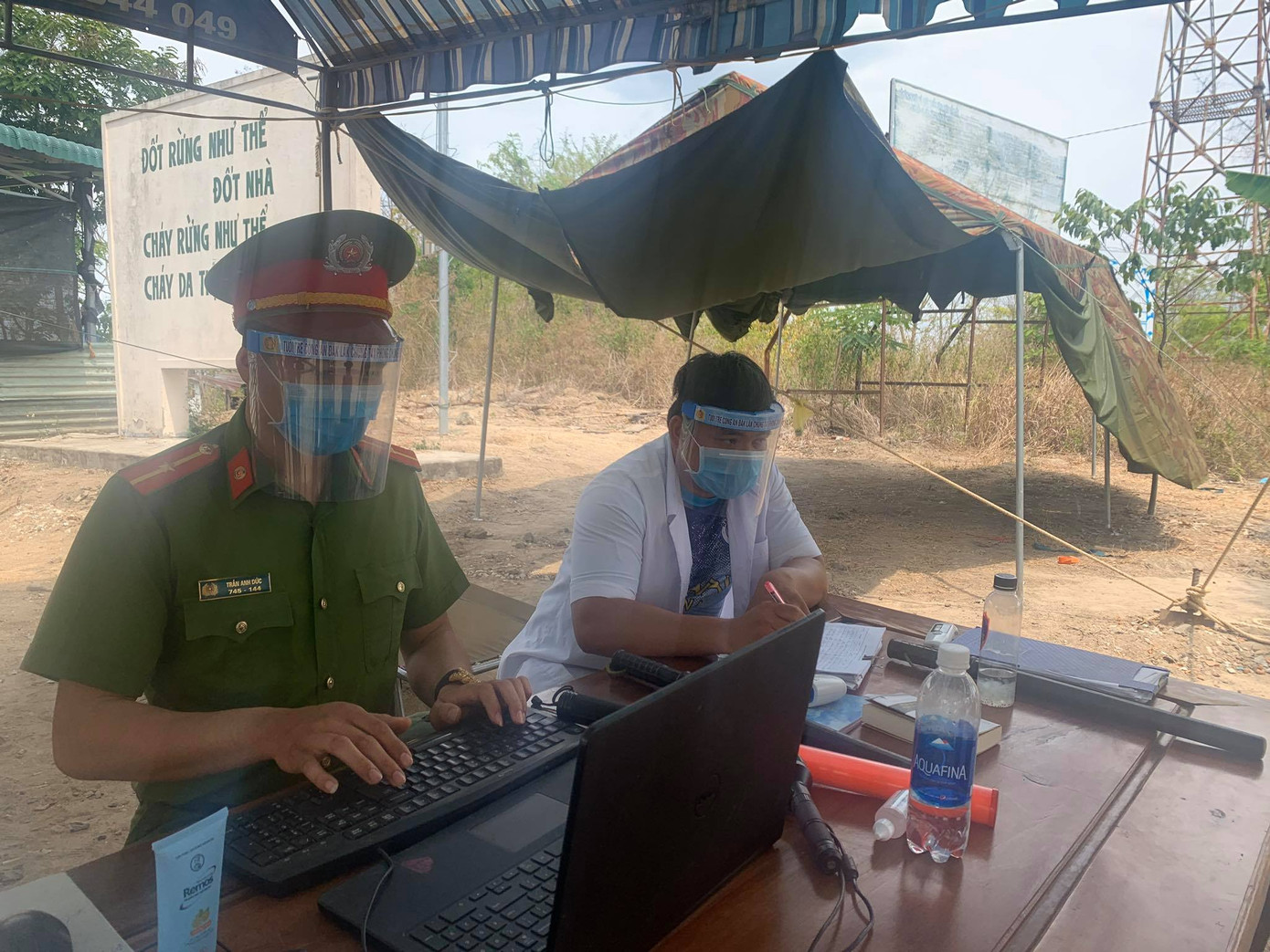 Công an Đắk Lắk trích lương ủng hộ người nghèo, phòng chống COVID-19 ảnh 2