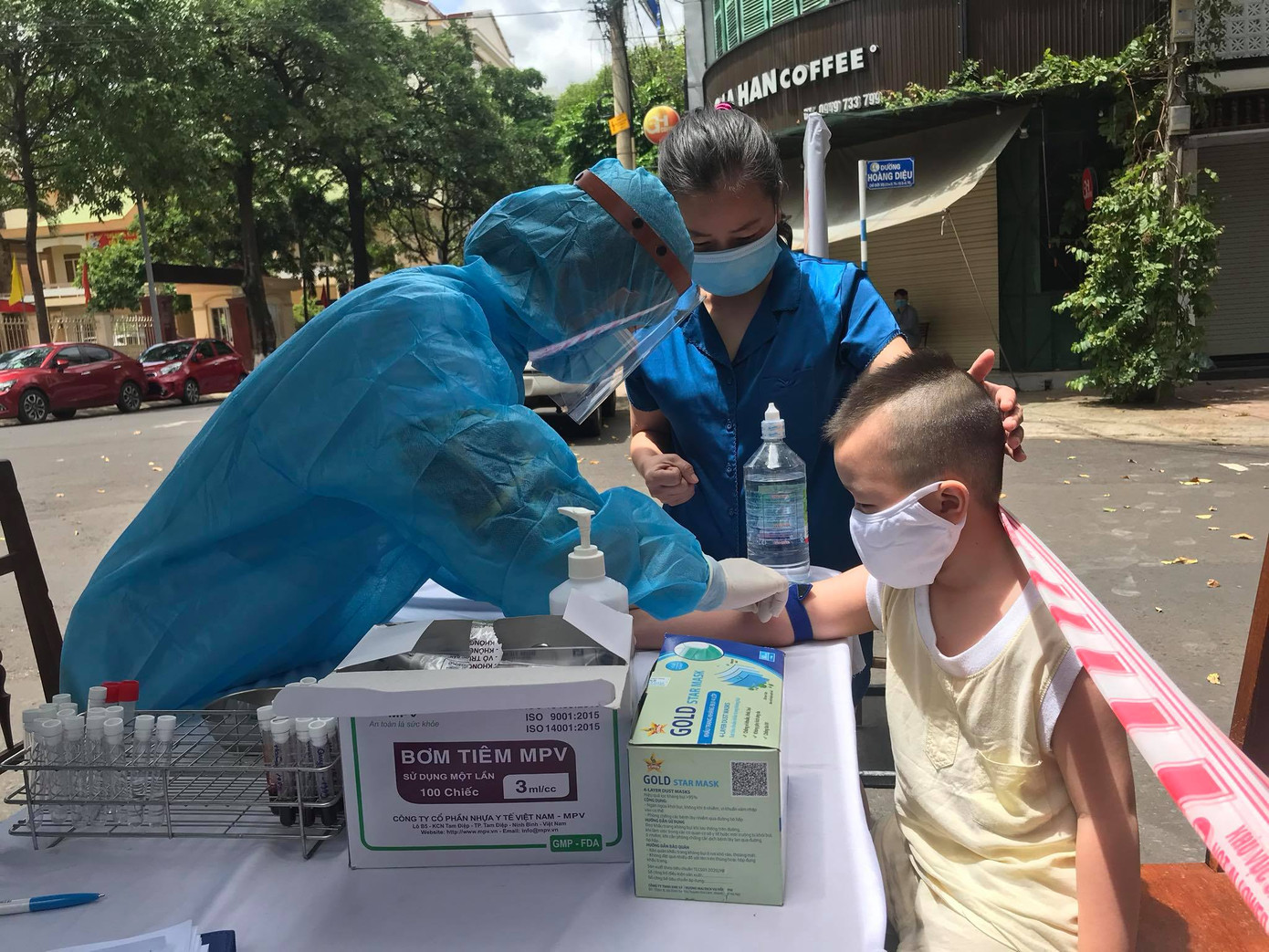 Bệnh nhân mắc COVID ở Buôn Ma Thuột vô ý thức, xử lý thế nào? ảnh 2