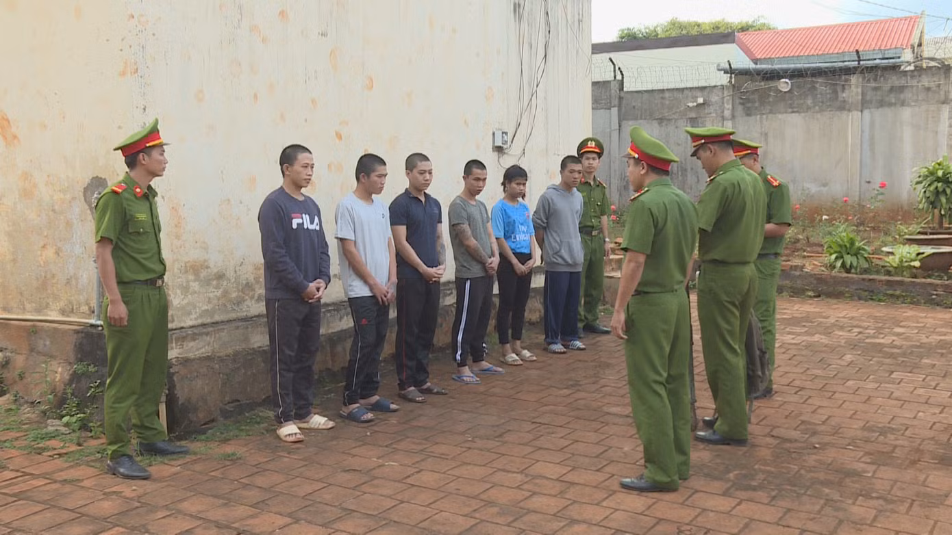 Cán bộ xã dẫn trộm đi phá két sắt lấy 400 triệu đồng ở trụ sở làm việc ảnh 2