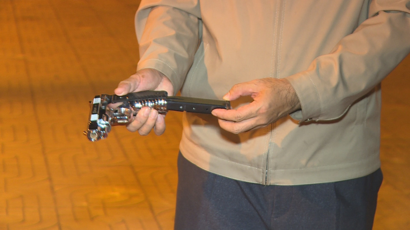 Thanh niên mang theo súng đạn để vận chuyển hàng tạ pháo hoa ảnh 2