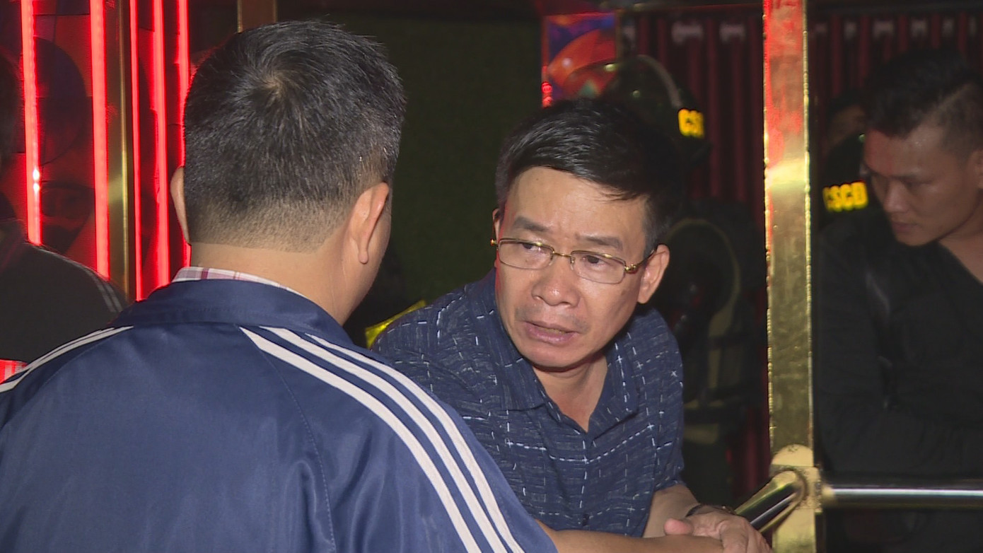 Giám đốc công an tỉnh Đắk Lắk dẫn hơn 300 cảnh sát đột kích hàng loạt quán bar ảnh 2