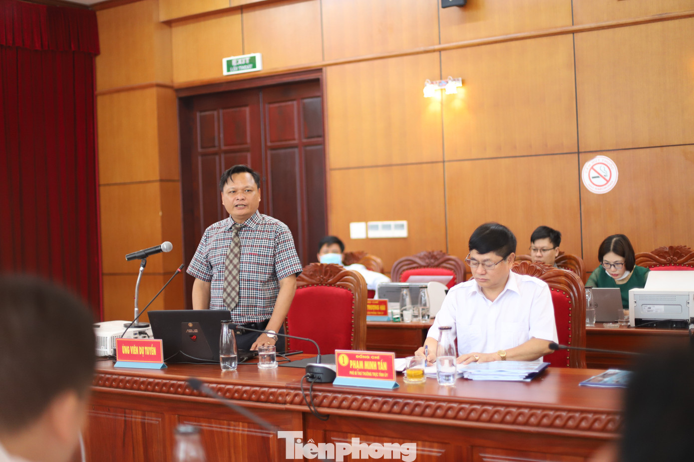 Bên trong phòng tuyển chọn bí thư huyện ủy ảnh 5