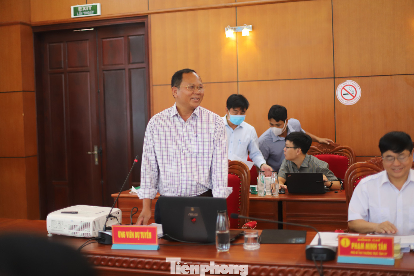 Bên trong phòng tuyển chọn bí thư huyện ủy ảnh 4