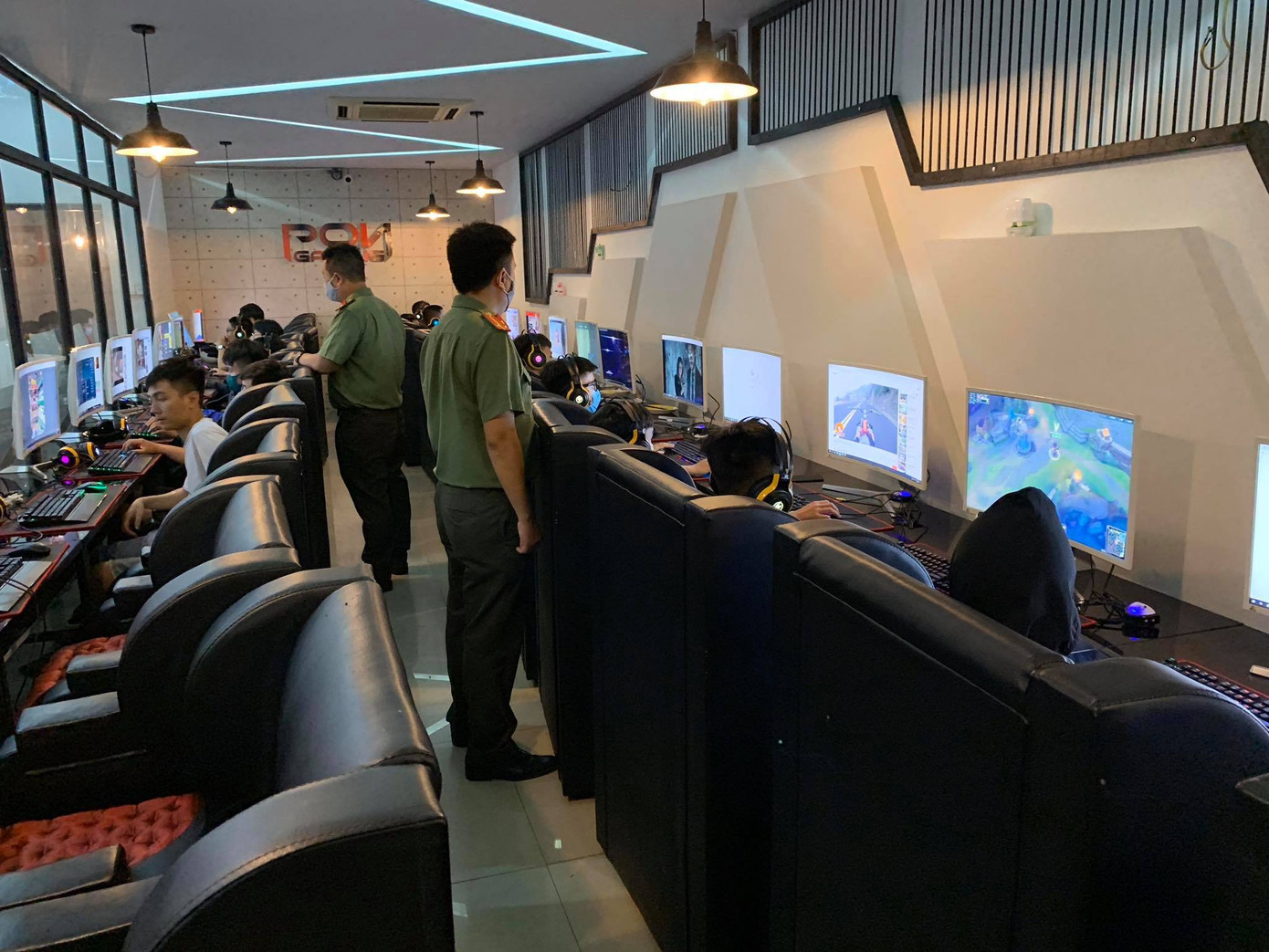 Thêm quán game cho thiếu niên 'cày' giữa dịch COVID-19 ảnh 2