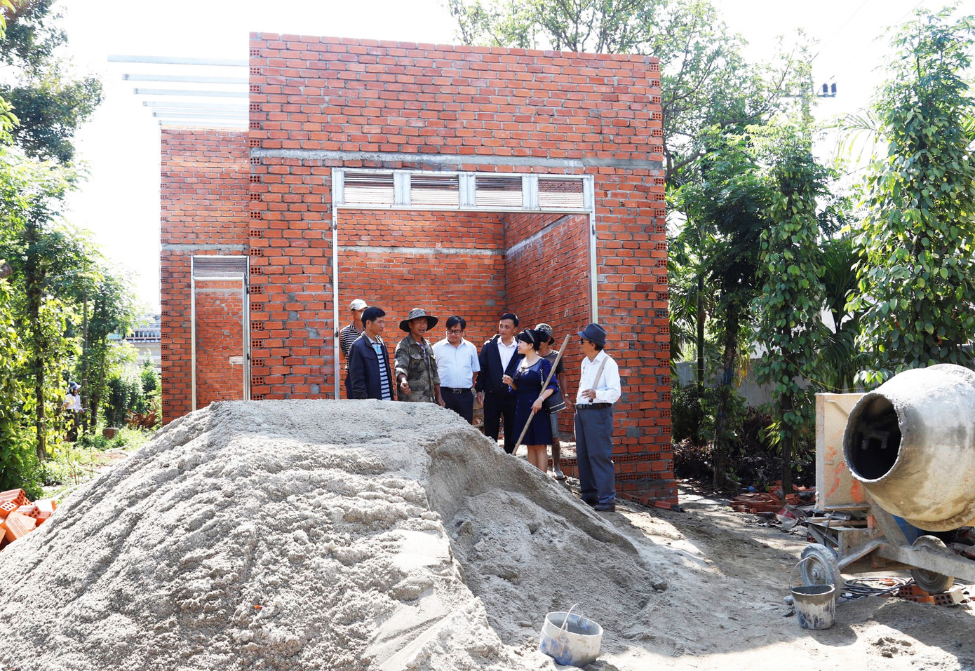 Đắk Lắk: Tiếp tục xây nhà tặng trò nghèo hiếu học ảnh 1