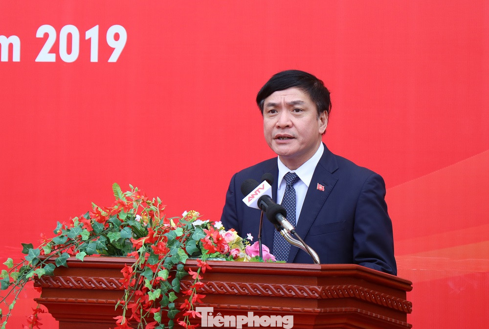 Đội nữ cảnh sát cơ động xinh đẹp ra quân trấn áp tội phạm dịp cuối năm ảnh 7