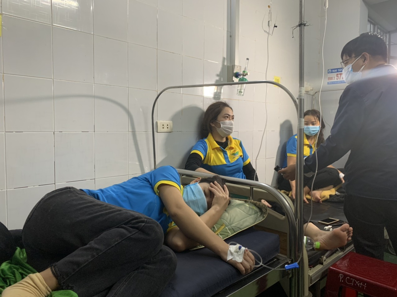 Gần 40 công nhân đau bụng, nôn ói nghi bị ngộ độc thực phẩm ảnh 1