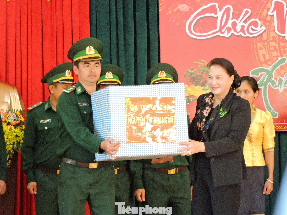 Chủ tịch Quốc hội chúc Tết Bộ đội Biên phòng tỉnh Đắk Lắk ảnh 3