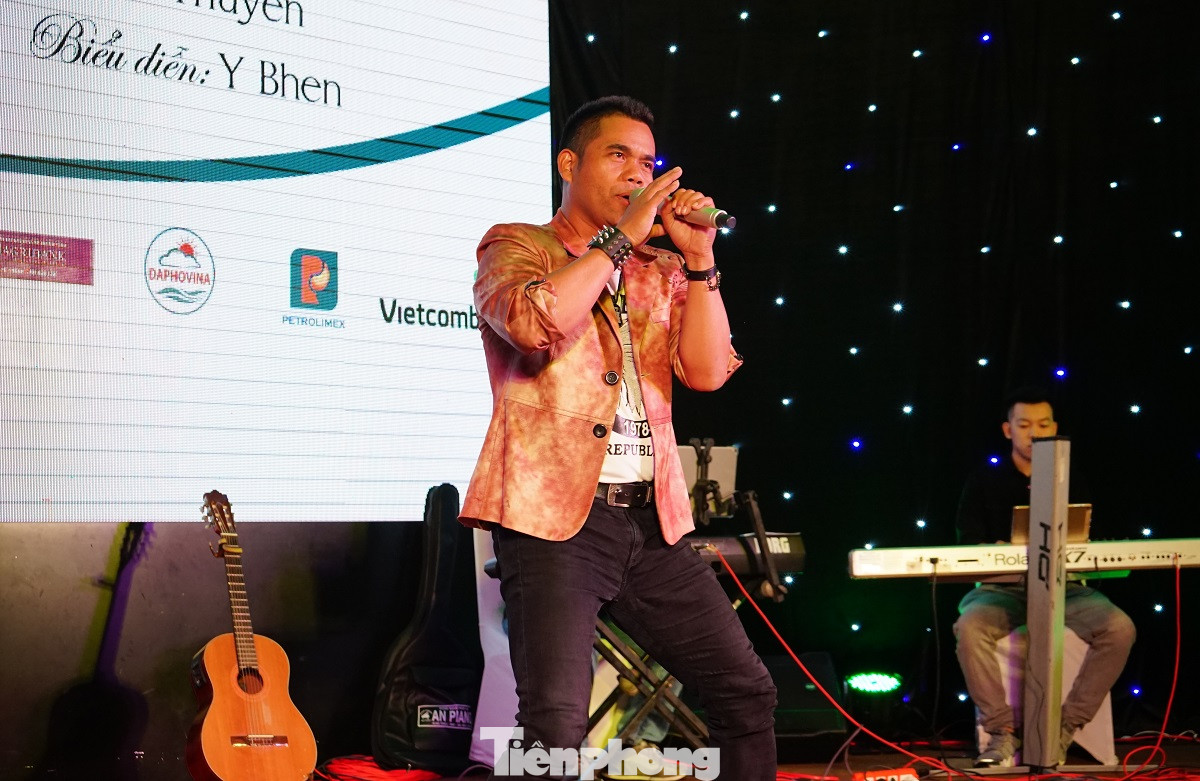 Kêu gọi gần 600 triệu ủng hộ người dân vùng lũ ở Đắk Lắk ảnh 6