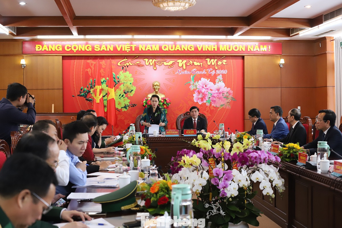 Chủ tịch Quốc hội làm việc lãnh đạo chủ chốt Đắk Lắk ảnh 1