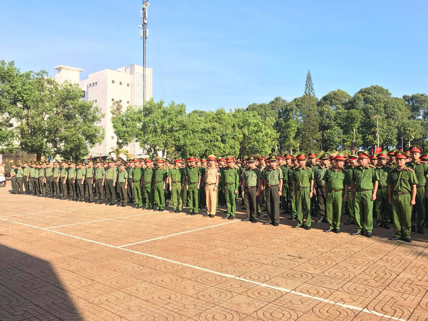 Đắk Lắk ra quân cao điểm trấn áp tội phạm ảnh 1