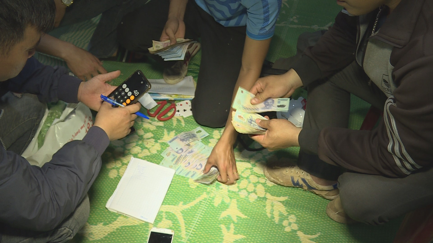 Ập vào sòng bạc, bắt giữ 19 đối tượng đang say sưa sát phạt ảnh 1