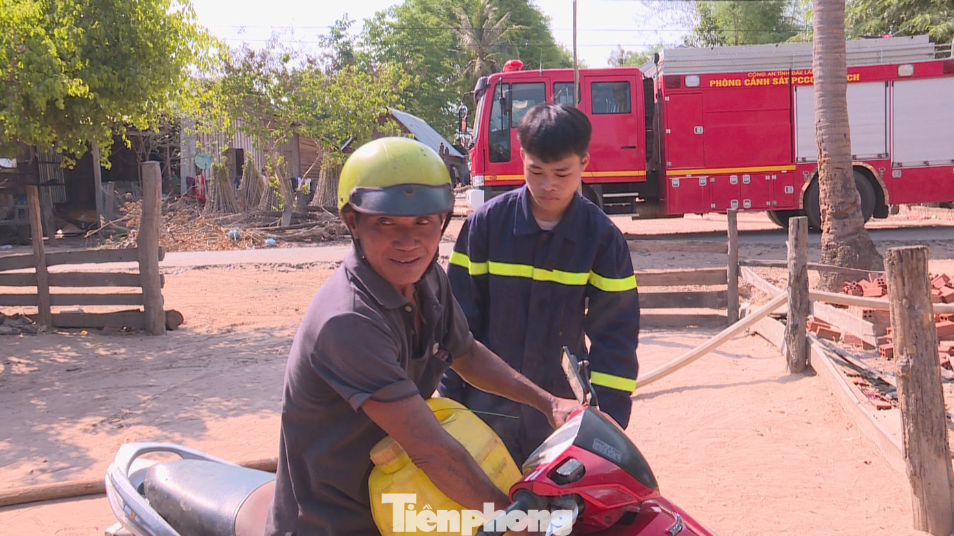 Mang hơn 24.000 lít nước sạch đến với người dân vùng biên giới ảnh 1