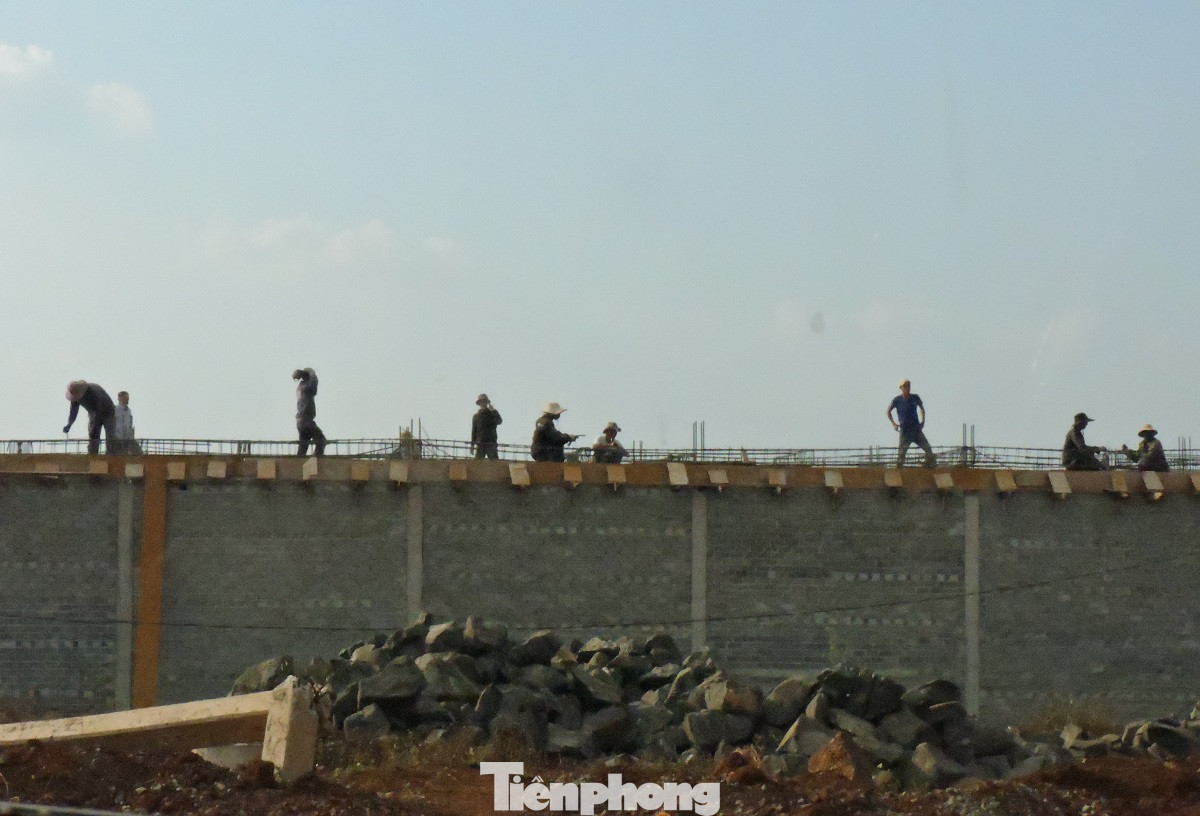 Vụ xây dựng biệt thự trên đất nông nghiệp: Thi công rầm rập bất chấp lệnh cấm ảnh 1