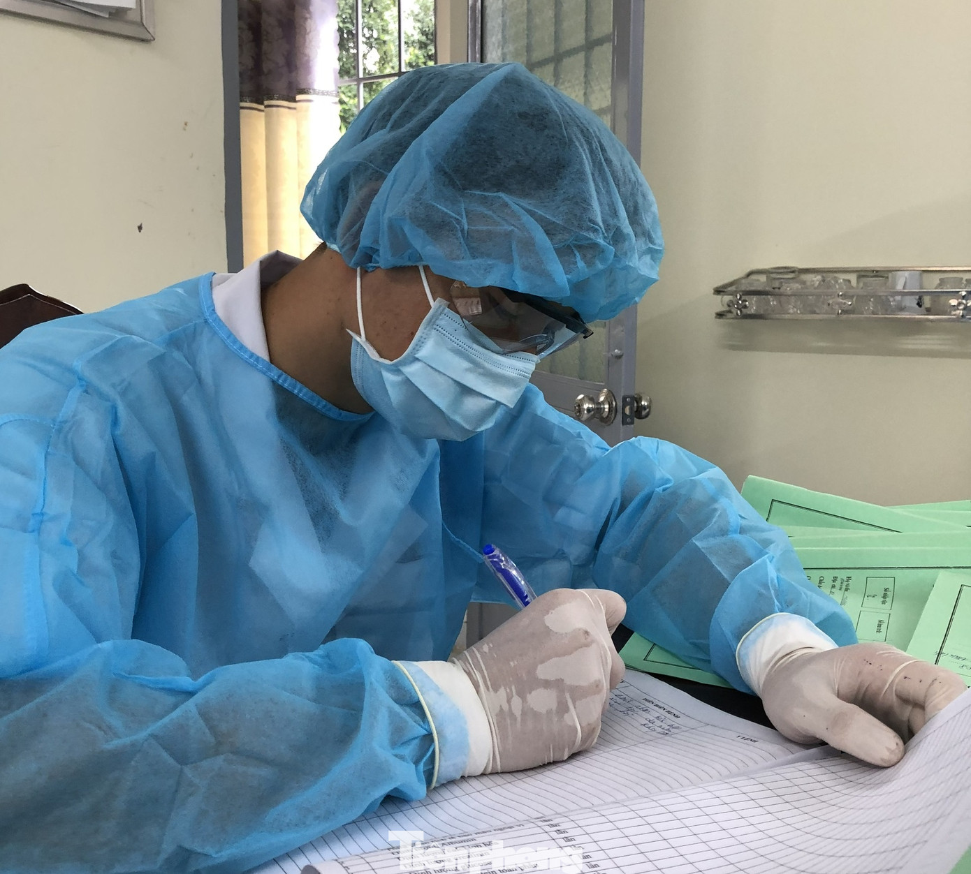 Chùm ảnh mới nhất về bệnh nhân COVID-19 đầu tiên và bác sỹ điều trị ở Đắk Lắk ảnh 2