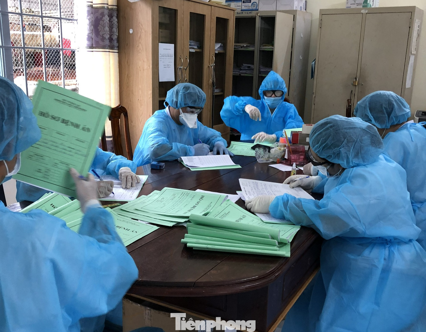 Chùm ảnh mới nhất về bệnh nhân COVID-19 đầu tiên và bác sỹ điều trị ở Đắk Lắk ảnh 1