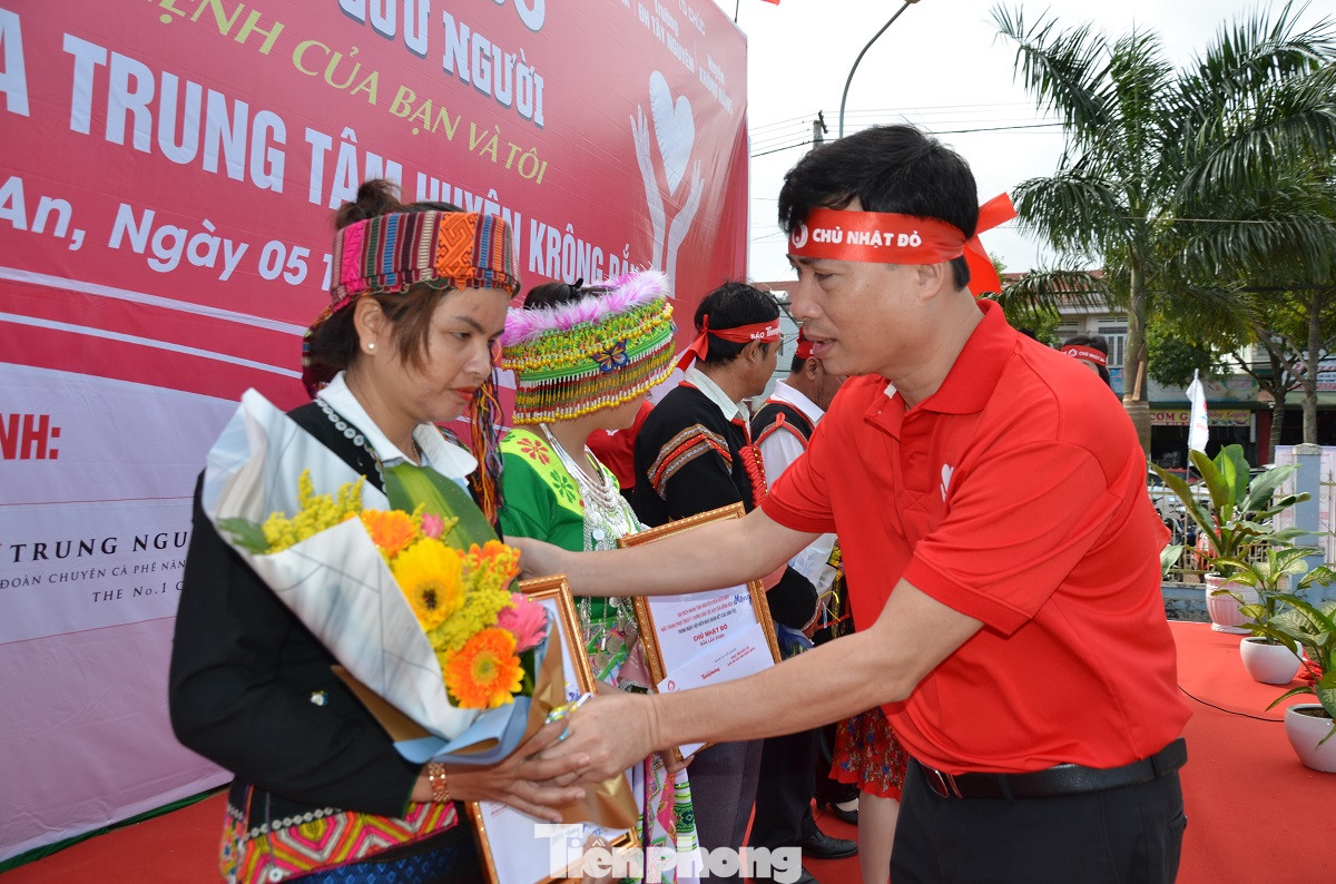 Rực rỡ sắc màu các dân tộc tại ngày hội Chủ nhật Đỏ huyện Krông Pắk ảnh 15