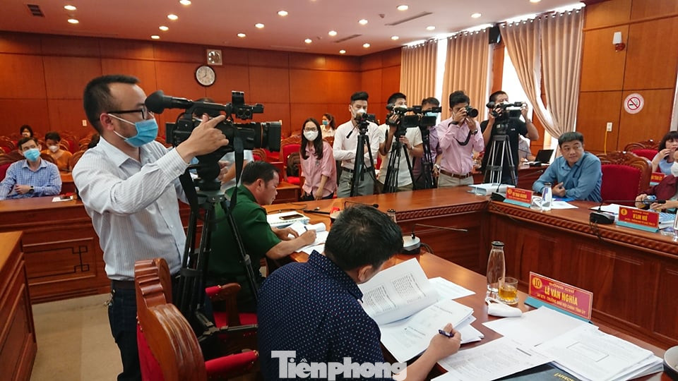 Các ứng viên vào 'phòng thi' tuyển chọn Bí thư huyện ủy ảnh 3