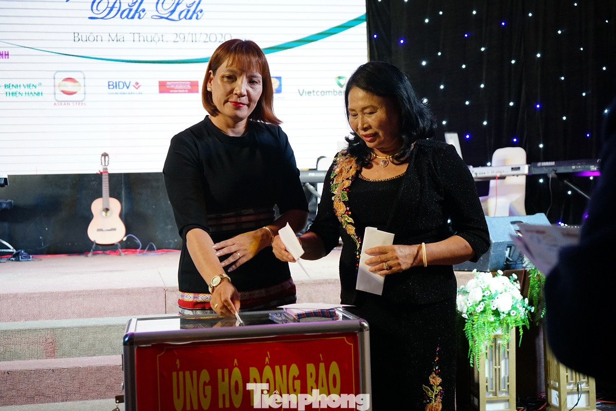 Kêu gọi gần 600 triệu ủng hộ người dân vùng lũ ở Đắk Lắk ảnh 9