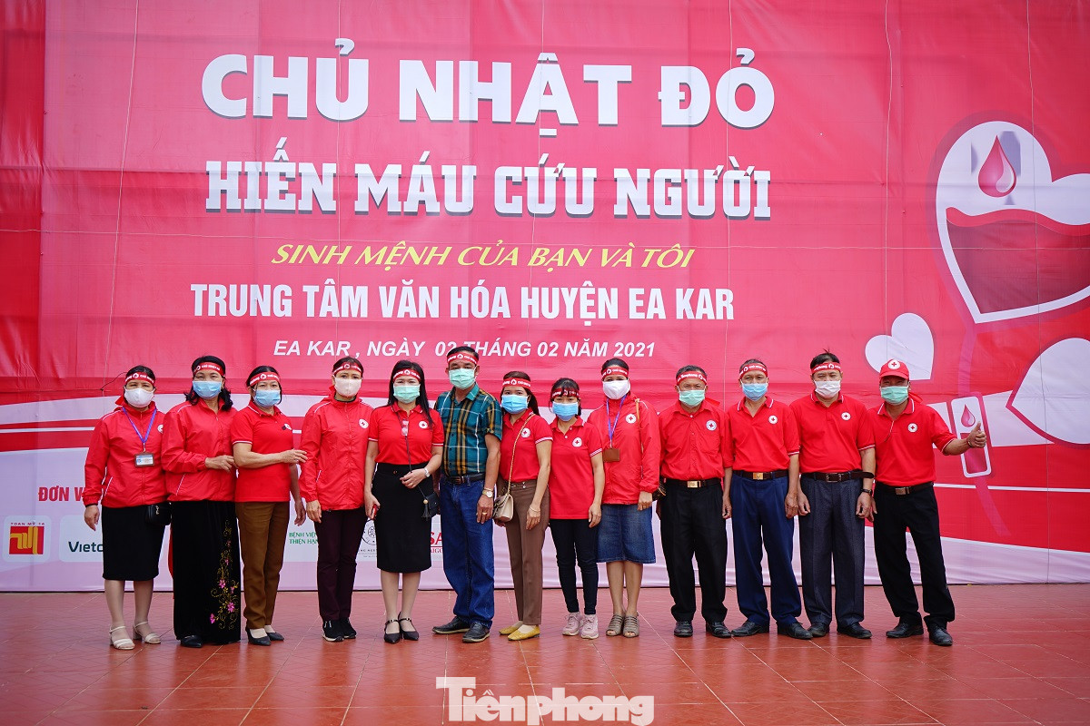 Chủ nhật Đỏ ở Tây Nguyên: Dậy từ 3h sáng đi hiến máu ảnh 14