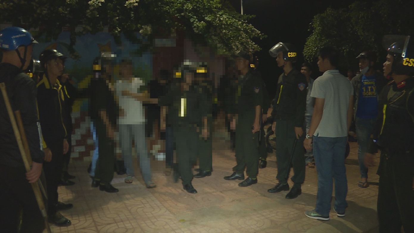 Dân 'mật báo', công an chặn hàng chục thanh thiếu niên hỗn chiến ảnh 1