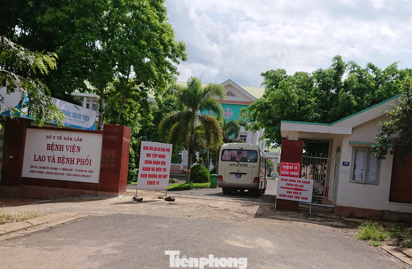 Đắk Lắk: Ca mắc COVID-19 và người nghi ngờ được chuyển đến nơi cách ly mới ảnh 7