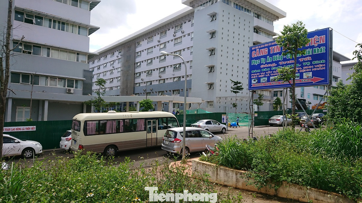 Đắk Lắk: Ca mắc COVID-19 và người nghi ngờ được chuyển đến nơi cách ly mới ảnh 6