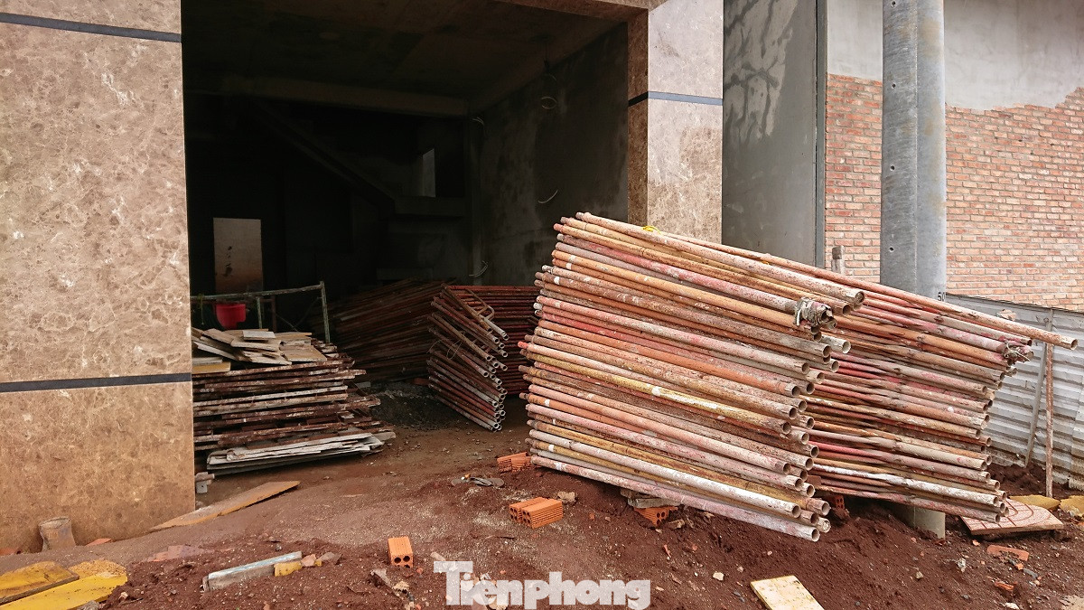 Ngang nhiên xẻ đất 'vàng' xây nhà bán trái phép ảnh 2