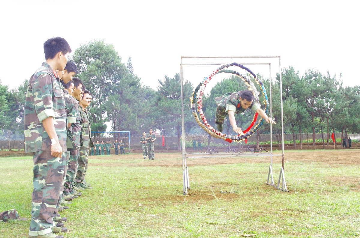 Đại đội trinh sát 'mình đồng da sắt' trên thao trường ảnh 6