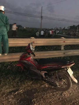 Đi qua đường sắt, thầy giáo bị tàu hỏa đâm tử vong ảnh 1