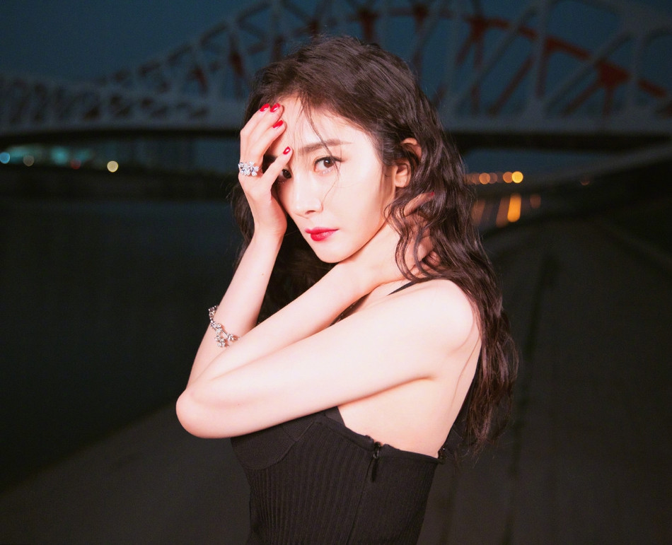 Dương Mịch đẹp không góc chết, dính nghi vấn bí mật kết hôn với nhân vật bất ngờ ảnh 2