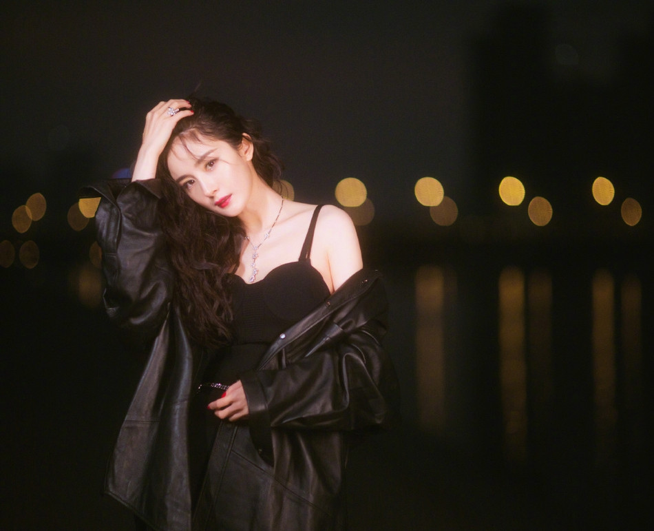 Dương Mịch đẹp không góc chết, dính nghi vấn bí mật kết hôn với nhân vật bất ngờ ảnh 3