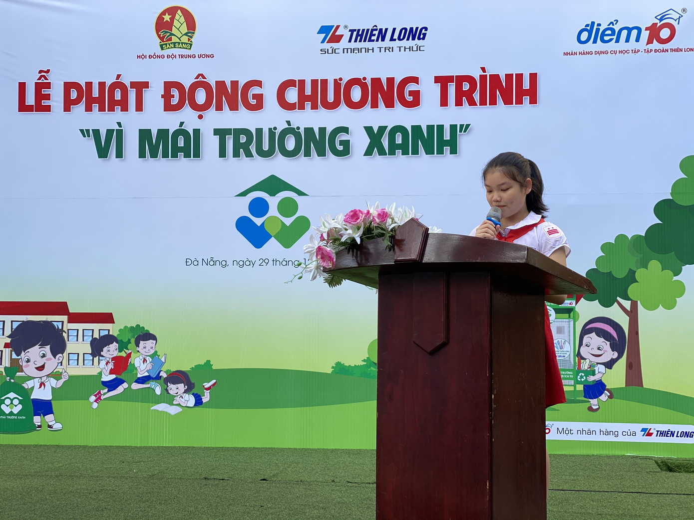 Chương trình 'Vì mái trường xanh' trao học bổng cho học sinh nghèo ảnh 3
