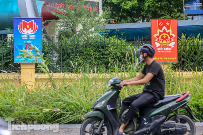 Phố phường Hà Nội rợp cờ hoa chào mừng Quốc khánh 2/9 ảnh 13