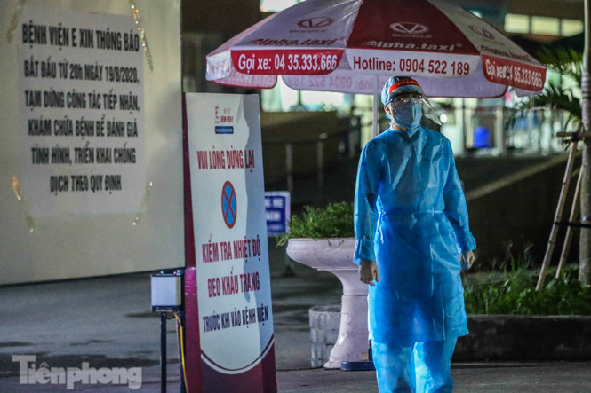 Có ca mắc COVID-19, bệnh viện E Hà Nội phong tỏa ra vào ngay trong đêm ảnh 11