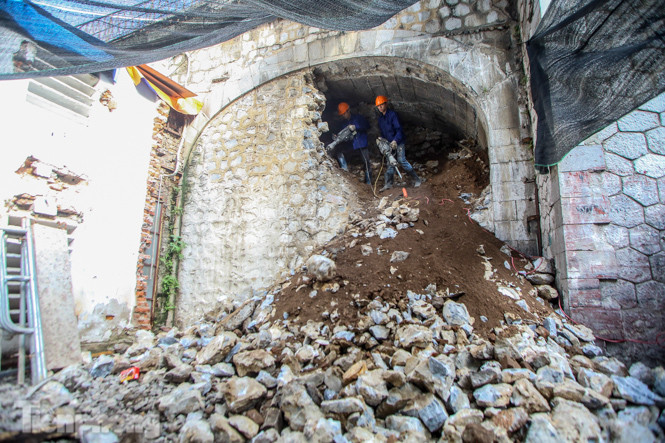 Hà Nội: Tiến hành thi công đục thông 5 vòm cầu Phùng Hưng ảnh 1