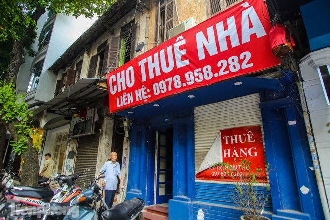 Dịch COVID-19 tái bùng phát, nhiều cửa hàng đất 'kim cương' ở Hà Nội im lìm ảnh 7