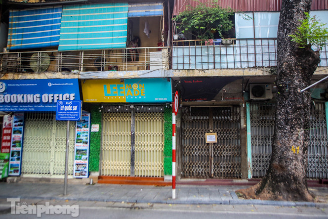 Dịch COVID-19 tái bùng phát, nhiều cửa hàng đất 'kim cương' ở Hà Nội im lìm ảnh 9