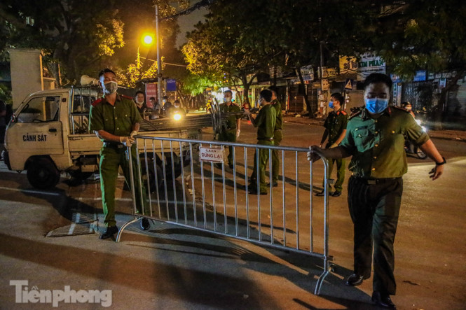 Có ca mắc COVID-19, bệnh viện E Hà Nội phong tỏa ra vào ngay trong đêm ảnh 8