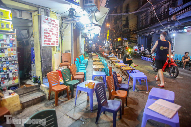 Hà Nội: Quán bar, quán vỉa hè dừng hoạt động lần 2 vì COVID-19 ảnh 10