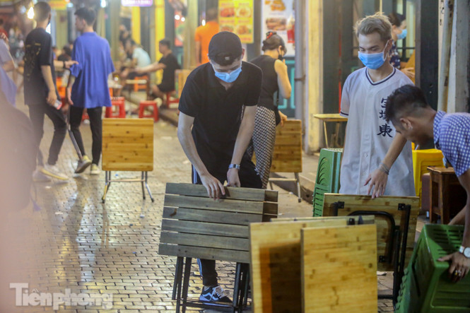 Hà Nội: Quán bar, quán vỉa hè dừng hoạt động lần 2 vì COVID-19 ảnh 12