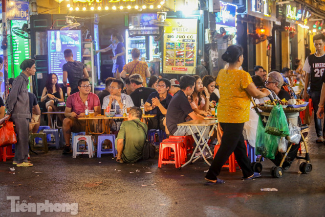 Hà Nội: Quán bar, quán vỉa hè dừng hoạt động lần 2 vì COVID-19 ảnh 2