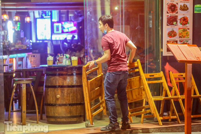 Hà Nội: Quán bar, quán vỉa hè dừng hoạt động lần 2 vì COVID-19 ảnh 11