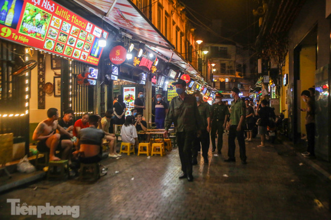Hà Nội: Quán bar, quán vỉa hè dừng hoạt động lần 2 vì COVID-19 ảnh 8