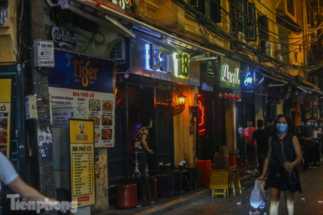 Hà Nội: Quán bar, quán vỉa hè dừng hoạt động lần 2 vì COVID-19 ảnh 13