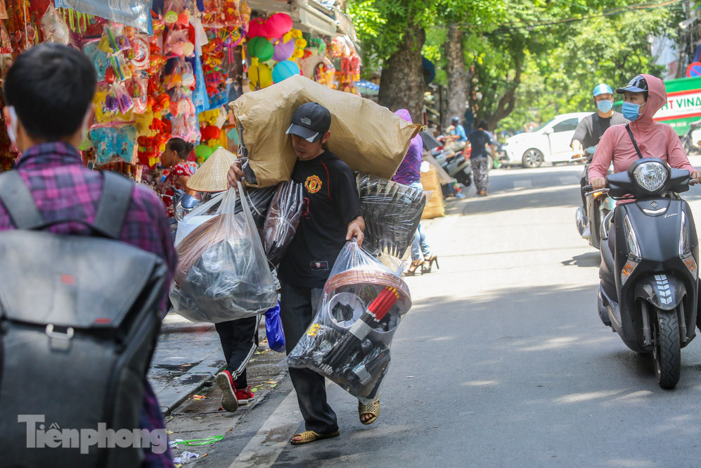 Sát lễ Vu Lan, thị trường dành cho 'cõi âm' cũng ế ẩm vì COVID-19 ảnh 4